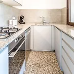 Apartamento Grifeu 08 - Con Terraza Exterior